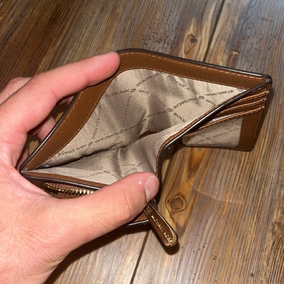 Michael Kors Compact Wallet - Picture 8 of 8